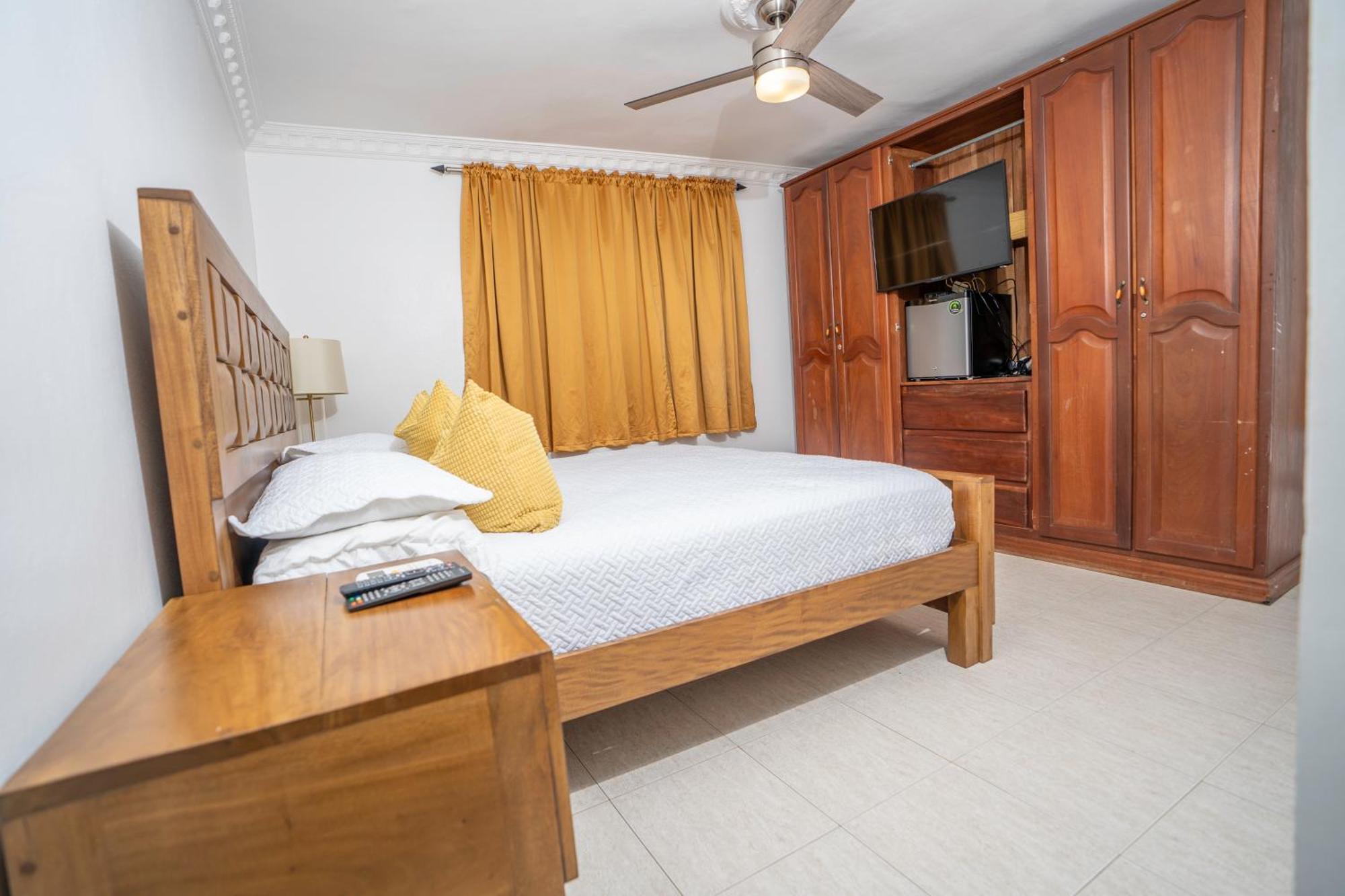 נגואה Hotel Juliana מראה חיצוני תמונה