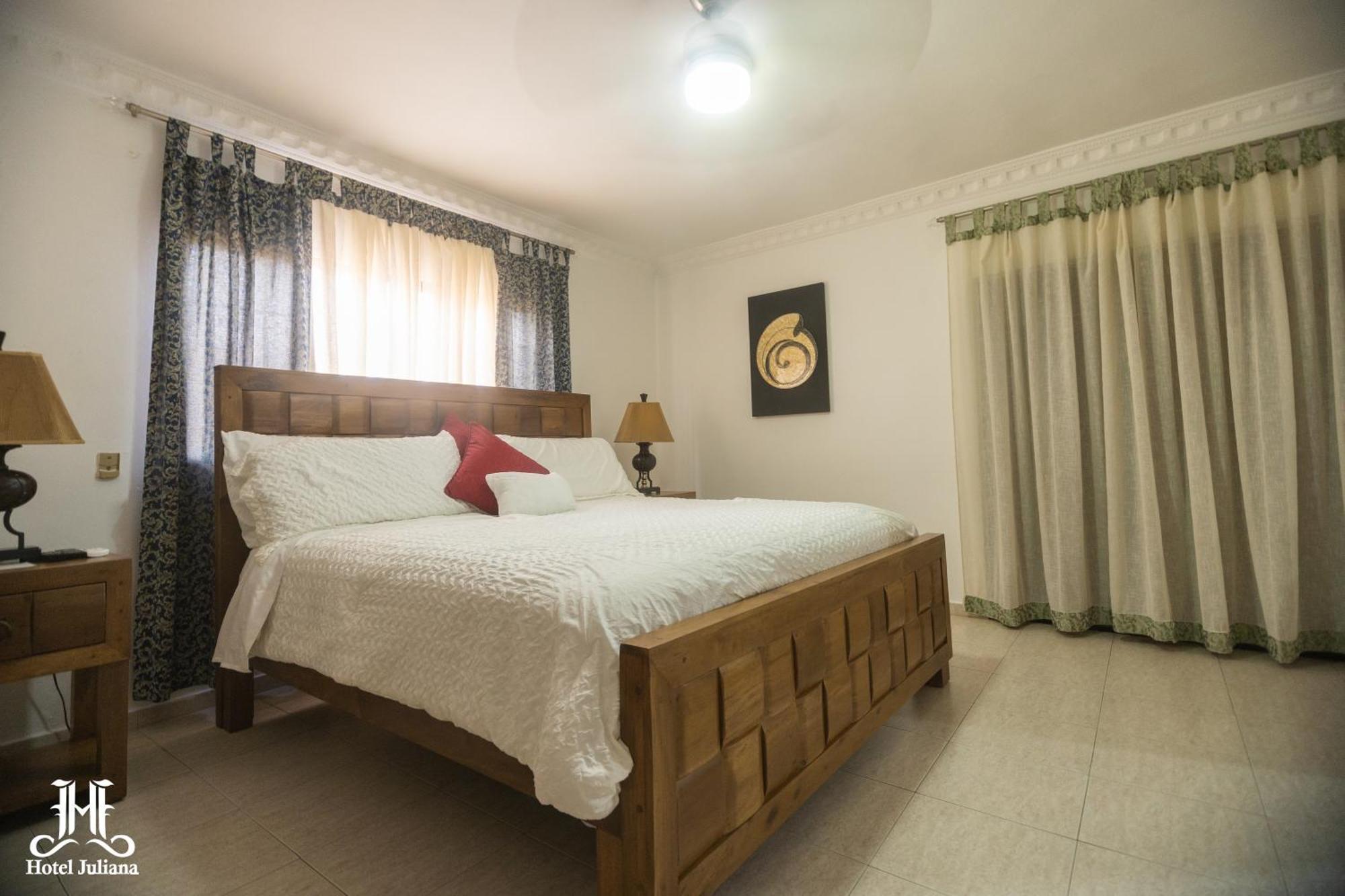 נגואה Hotel Juliana מראה חיצוני תמונה