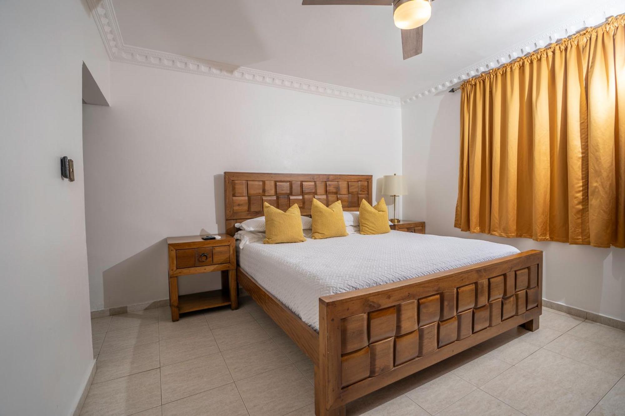 נגואה Hotel Juliana מראה חיצוני תמונה