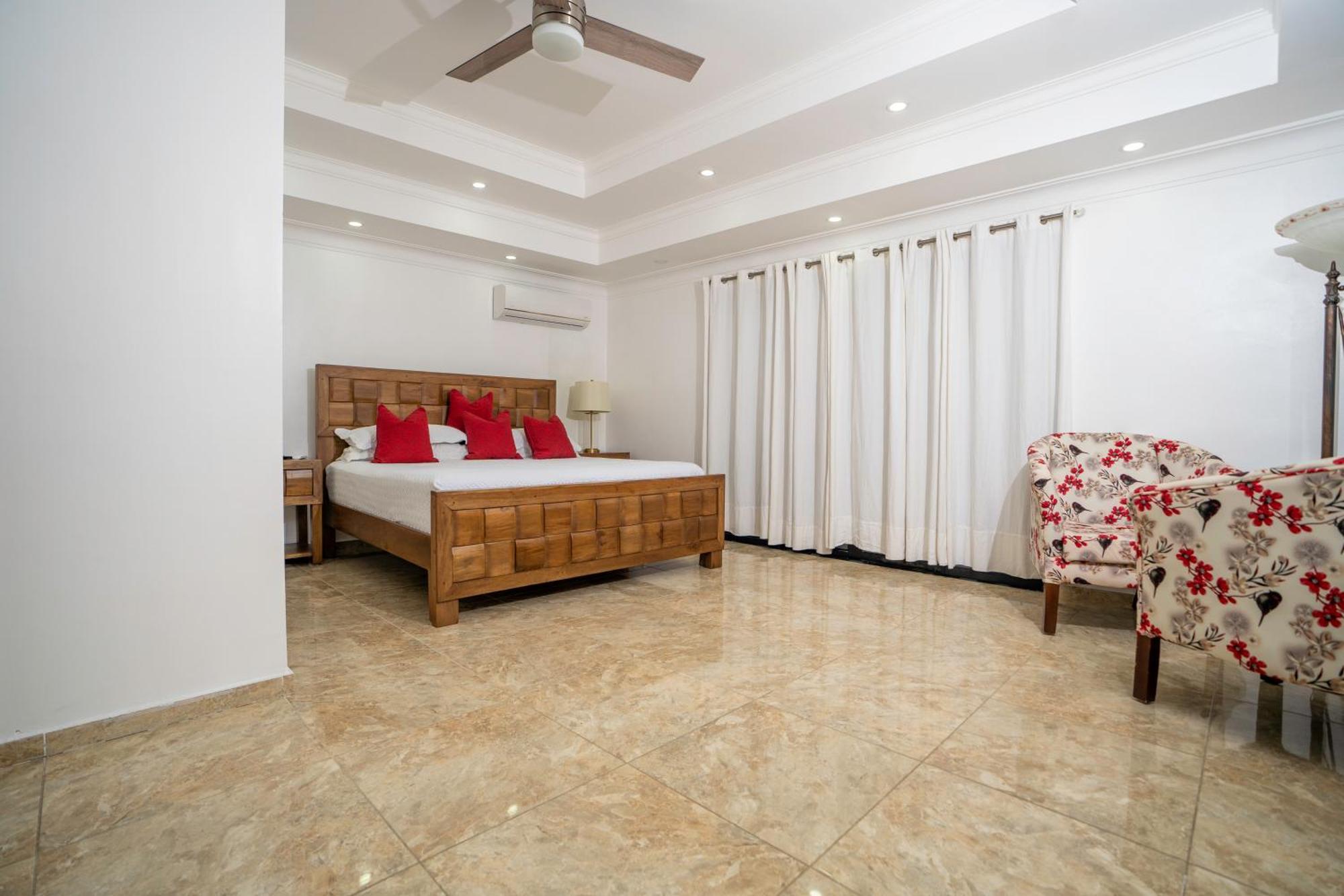 נגואה Hotel Juliana מראה חיצוני תמונה