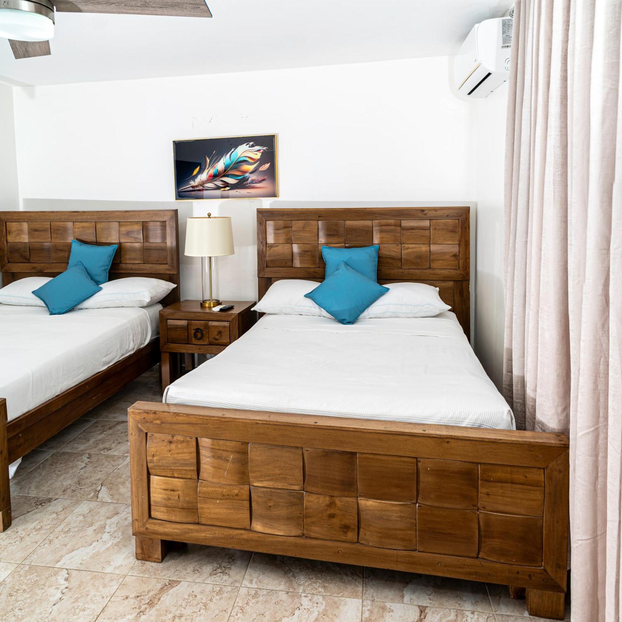 נגואה Hotel Juliana מראה חיצוני תמונה