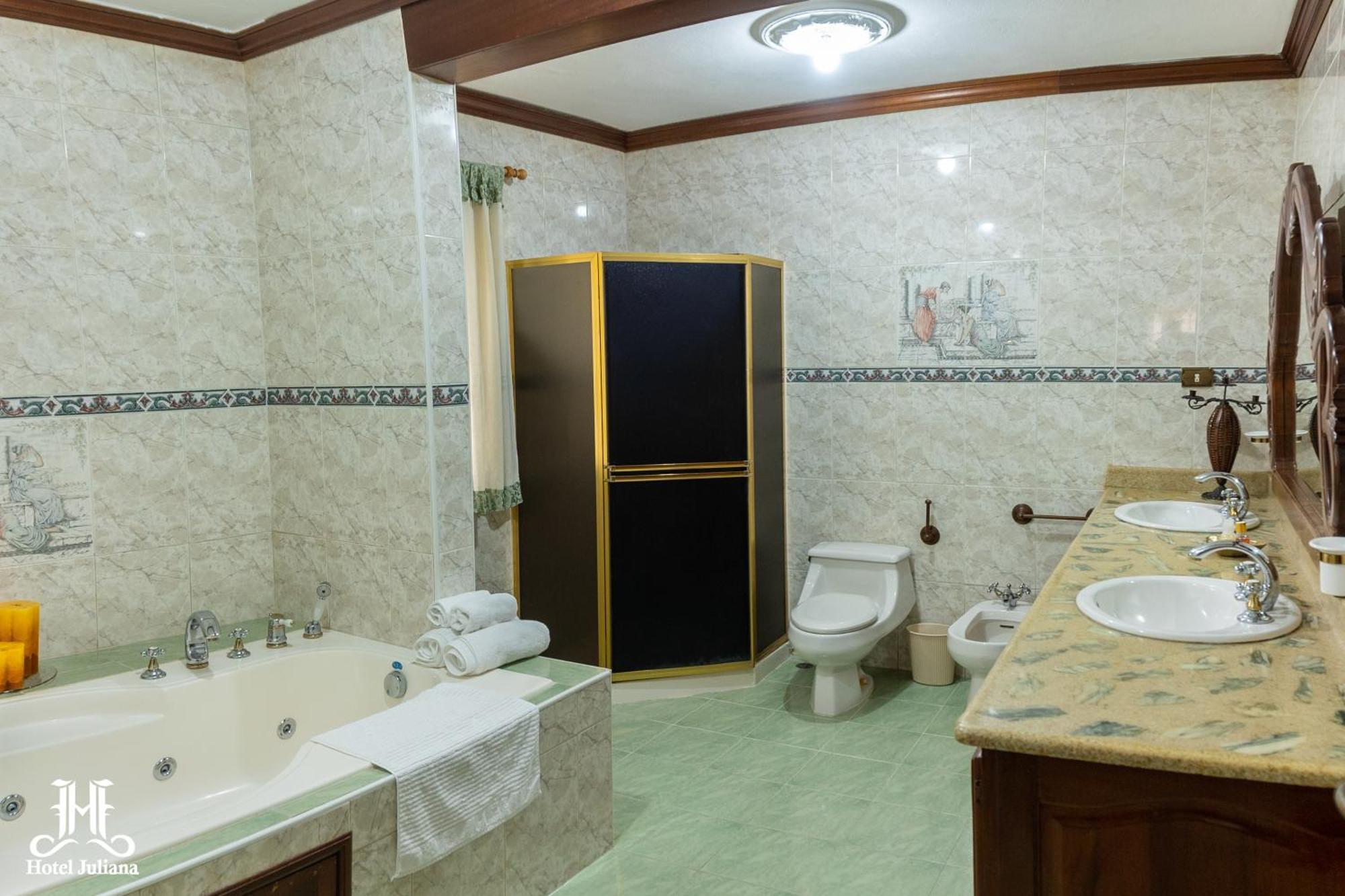 נגואה Hotel Juliana מראה חיצוני תמונה